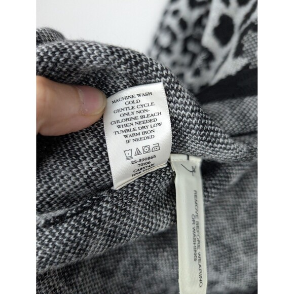 Ann Taylor Cardigan Sweater Womens Small Gray Black Leopard Button Front NWT - Picture 6 of 9